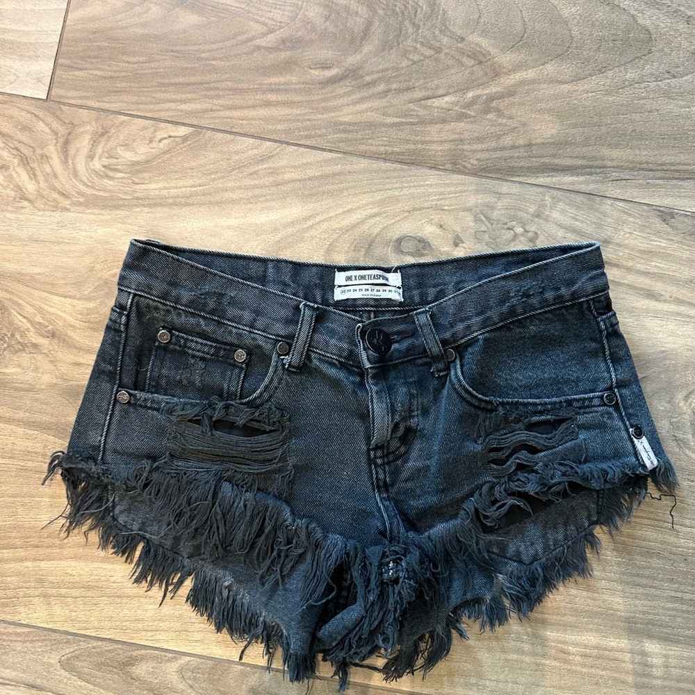 One Teaspoon Black Frayed Jean Shorts size 22